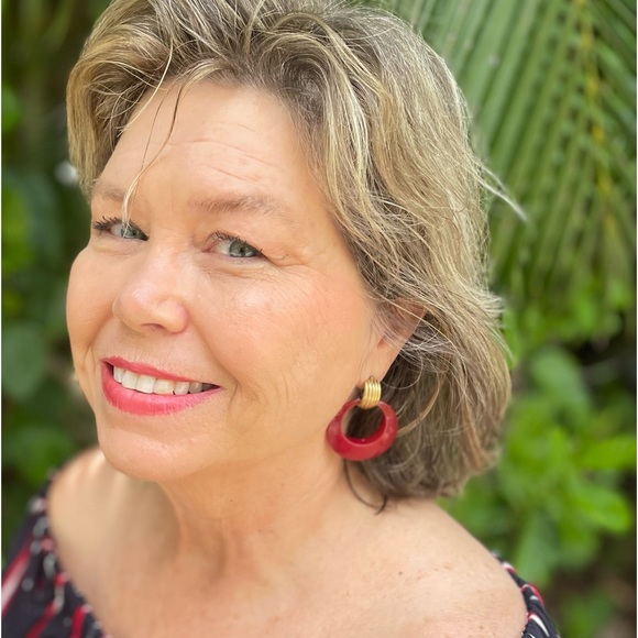 Vintage Big Red Lucite Door Knocker Earrings Hoops  Gold - Picture 2 of 6